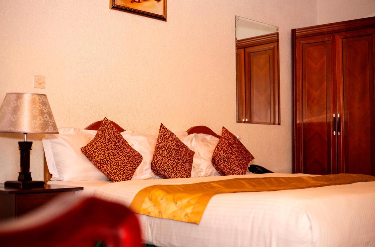 Royal Park Hotel Kumasi Kültér fotó